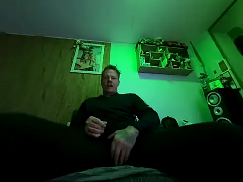 steveindahouse online show from 11-23-25, 04:12