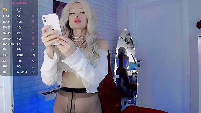 WhiteBunny online show from 01-23-25, 08:04