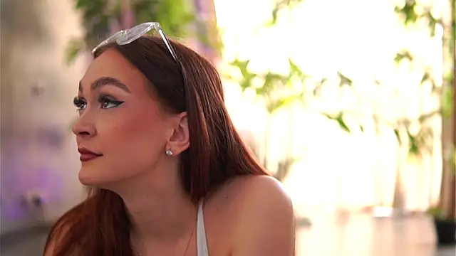 Snapshot of HotSkinnyX chatting on 10-23-25, 08:24 HotSkinnyX online show from 10-23-25, 08:24