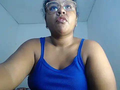 Snapshot of victoris chatting on 05-12-26, 12:13 victoris online show from 05-12-26, 12:13