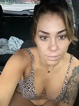 LeaGambit   online show from 09-11-25, 02:39