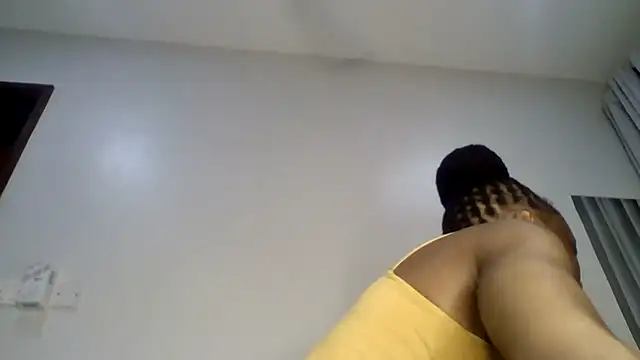 Snapshot of sweet_sassy_ chatting on 04-22-26, 03:31 sweet sassy online show from 04-22-26, 03:31
