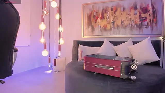 SophieBarnett online show from 10-15-25, 11:27