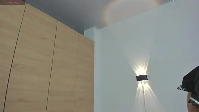 isabella thomsonp online show from 03-21-25, 11:45