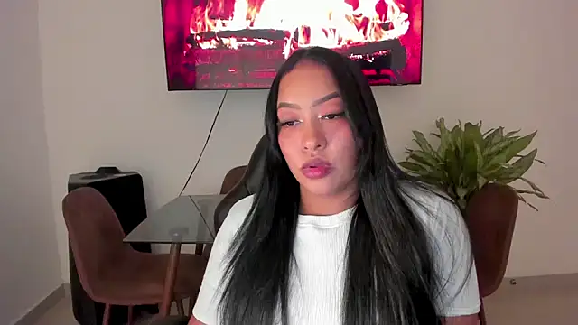 Snapshot of brunetenikole02 chatting on 03-14-25, 02:20 brunetenikole02 online show from 03-14-25, 02:20