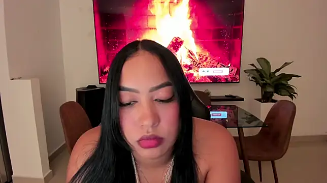 Snapshot of brunetenikole02 chatting on 02-18-26, 02:18 brunetenikole02 online show from 02-18-26, 02:18