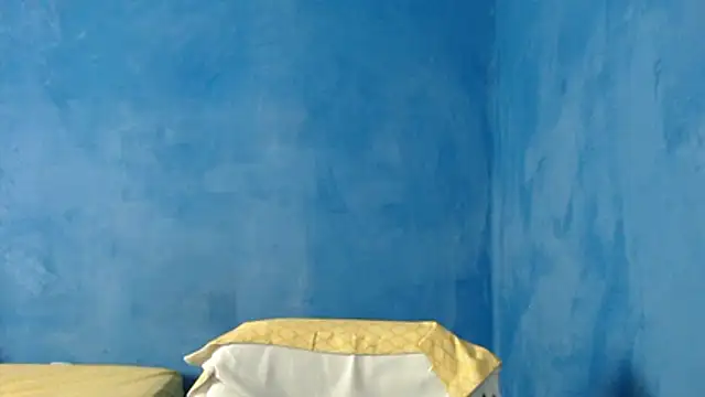 Snapshot of alex_blu chatting on 06-08-26, 01:33 alex blu online show from 06-08-26, 01:33