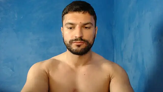 Snapshot of alex_blu chatting on 06-11-26, 12:32 alex blu online show from 06-11-26, 12:32