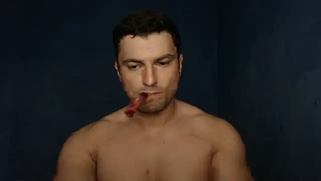 Snapshot of alex_blu chatting on 06-26-26, 04:44 alex blu online show from 06-26-26, 04:44