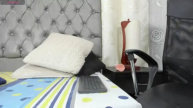 luna evaa online show from 01-05-26, 05:27