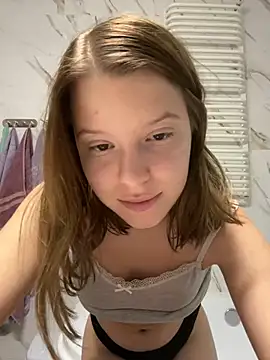 Snapshot of kimczii chatting on 01-24-25, 06:56 kimczii online show from 01-24-25, 06:56