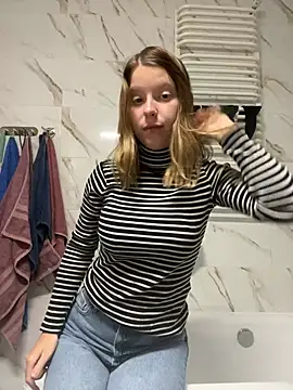 Snapshot of kimczii chatting on 03-14-25, 07:01 kimczii online show from 03-14-25, 07:01