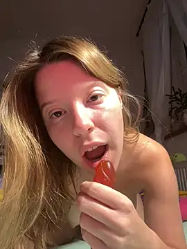 Snapshot of kimczii chatting on 03-18-25, 06:25 kimczii online show from 03-18-25, 06:25