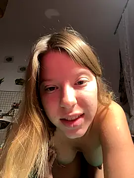 Snapshot of kimczii chatting on 10-01-25, 06:19 kimczii online show from 10-01-25, 06:19