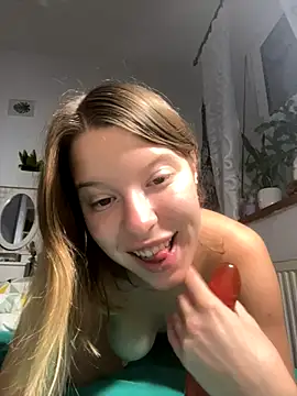 Snapshot of kimczii chatting on 10-20-25, 10:49 kimczii online show from 10-20-25, 10:49