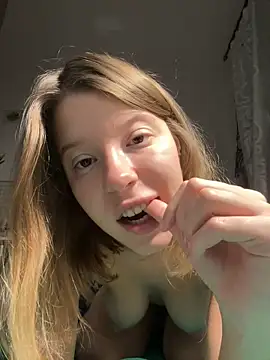 Snapshot of kimczii chatting on 11-27-25, 07:10 kimczii online show from 11-27-25, 07:10