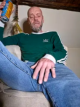 Snapshot of eddouxxx78 chatting on 11-04-25, 05:45 eddouxxx78 online show from 11-04-25, 05:45