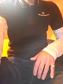 Snapshot of eddouxxx78 chatting on 11-22-25, 10:58 eddouxxx78 online show from 11-22-25, 10:58