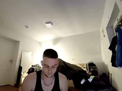 Snapshot of Youngtimer_1997 chatting on 03-19-25, 11:47 Youngtimer 1997 online show from 03-19-25, 11:47