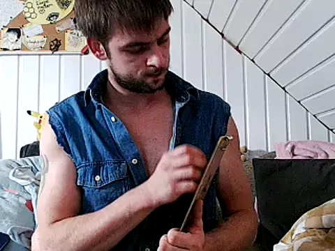 Snapshot of Youngtimer_1997 chatting on 10-30-25, 11:44 Youngtimer 1997 online show from 10-30-25, 11:44