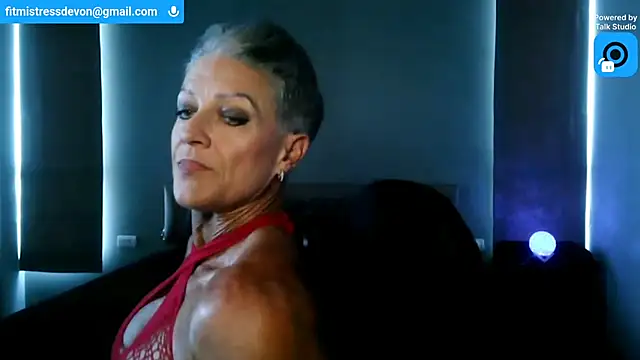 Snapshot of Devon2020 chatting on 07-06-26, 10:45 Devon2020 online show from 07-06-26, 10:45