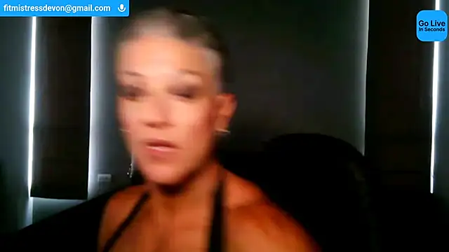 Snapshot of Devon2020 chatting on 07-10-26, 11:13 Devon2020 online show from 07-10-26, 11:13