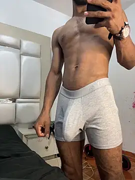Criistianprado19cm online show from 06-27-26, 10:59