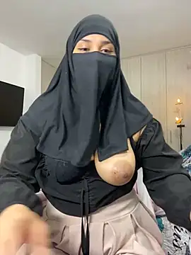 Snapshot of Jameela chatting on 12-20-24, 02:30 Jameela online show from 12-20-24, 02:30