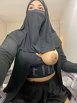 Snapshot of Jameela chatting on 12-30-24, 12:11 Jameela online show from 12-30-24, 12:11