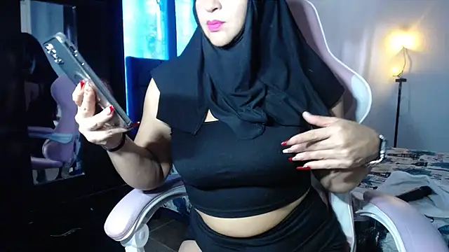 Snapshot of Jameela chatting on 02-07-25, 06:56 Jameela online show from 02-07-25, 06:56