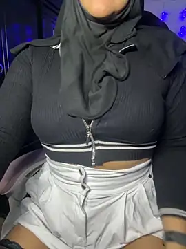 Snapshot of Jameela chatting on 10-26-25, 10:15 Jameela online show from 10-26-25, 10:15