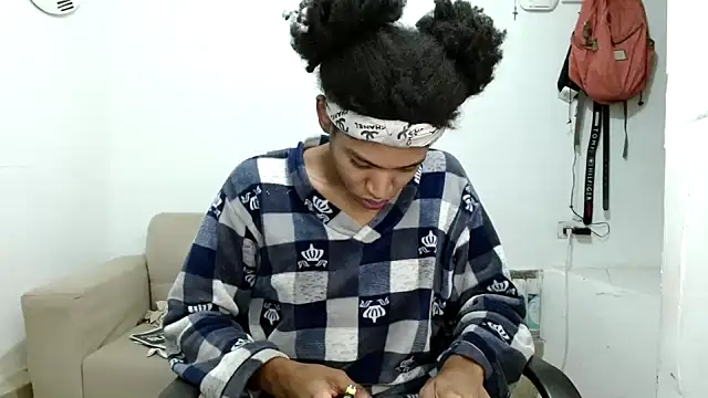 angelamarie1 online show from 11-22-25, 07:40