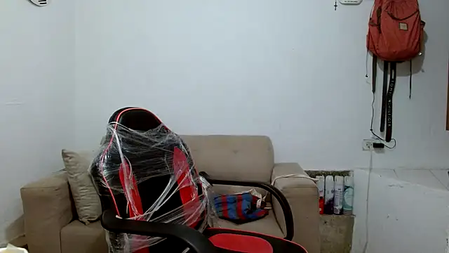 angelamarie1 online show from 12-16-25, 10:42