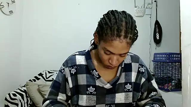 angelamarie1 online show from 04-18-26, 07:12