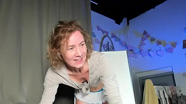 Lola Belgium online show from 02-17-25, 08:26