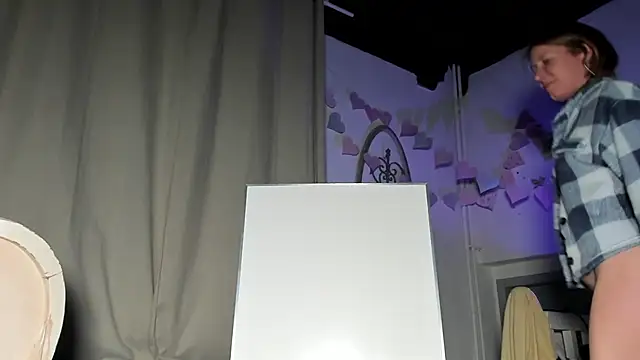 Lola Belgium online show from 02-24-25, 06:26