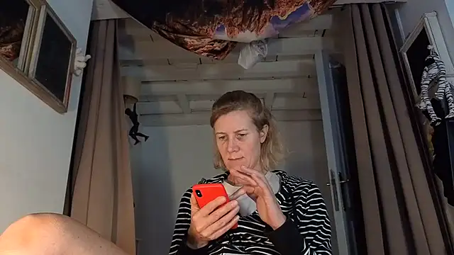 Snapshot of Lola_Belgium chatting on 06-30-26, 10:27 Lola Belgium online show from 06-30-26, 10:27
