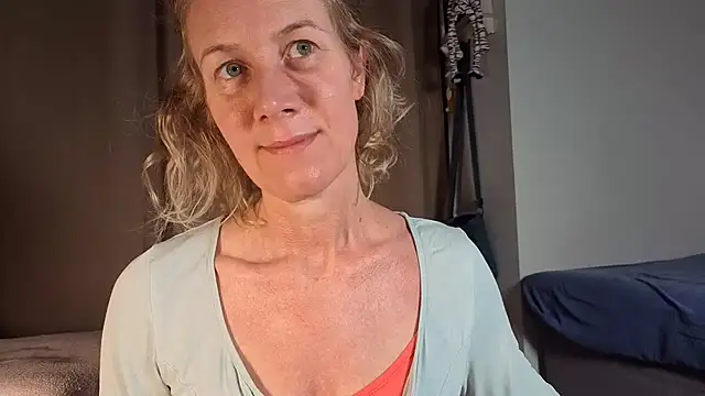 Snapshot of Lola_Belgium chatting on 07-14-26, 04:17 Lola Belgium online show from 07-14-26, 04:17