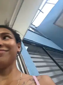 LauraAristizabal online show from 01-29-25, 11:04