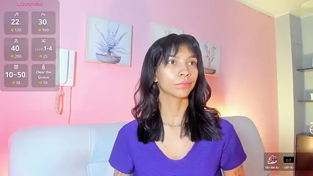 LauraAristizabal online show from 11-12-25, 12:49