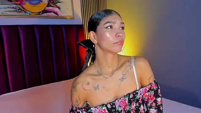 LauraAristizabal online show from 04-14-26, 12:44