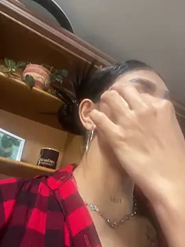 LauraAristizabal online show from 04-18-26, 12:31