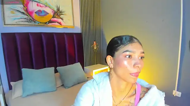 Snapshot of LauraAristizabal chatting on 04-24-26, 12:18 LauraAristizabal online show from 04-24-26, 12:18
