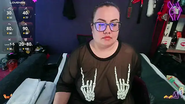 Snapshot of foxbell_lt chatting on 12-18-24, 03:04 foxbell lt online show from 12-18-24, 03:04