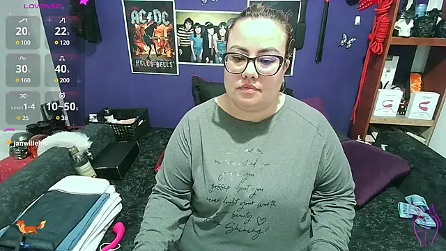 Snapshot of foxbell_lt chatting on 01-11-25, 12:01 foxbell lt online show from 01-11-25, 12:01