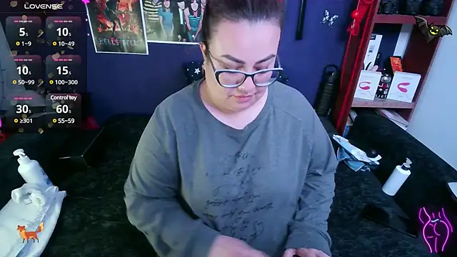 Snapshot of foxbell_lt chatting on 02-27-25, 06:42 foxbell lt online show from 02-27-25, 06:42