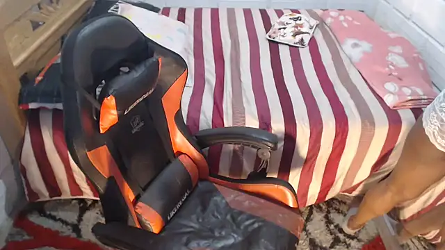 Snapshot of sexyjustin202 chatting on 02-04-25, 02:39 sexyjustin202 online show from 02-04-25, 02:39