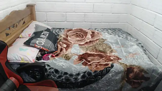 Snapshot of sexyjustin202 chatting on 09-17-25, 10:22 sexyjustin202 online show from 09-17-25, 10:22