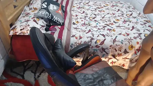 Snapshot of sexyjustin202 chatting on 10-20-25, 10:32 sexyjustin202 online show from 10-20-25, 10:32