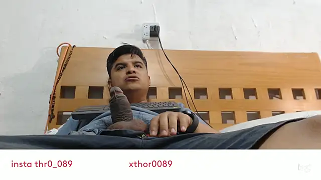 Snapshot of thor000089 chatting on 05-06-26, 01:57 thor000089 online show from 05-06-26, 01:57